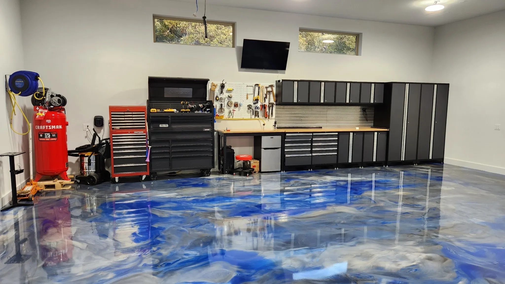Metalic Flooring Solutions That Combine Durability, Style, and Functionality